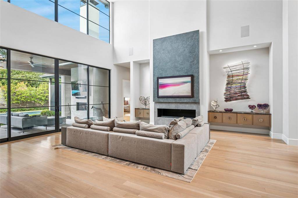 6307 Lavendale Avenue, Dallas, TX 75230