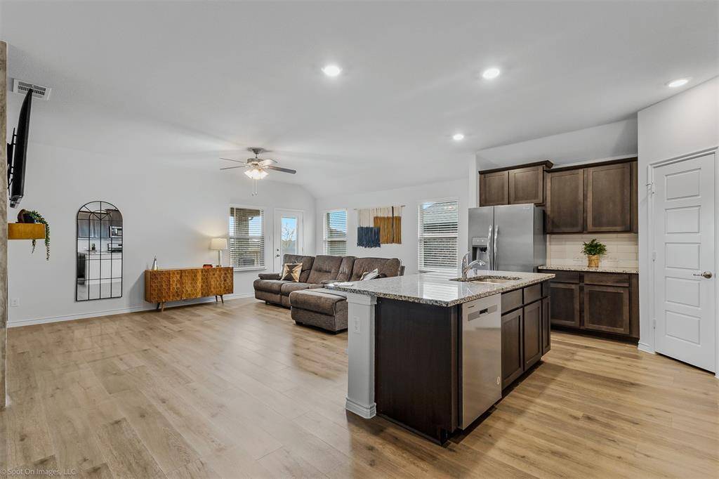 734 Fort Lane, Fate, TX 75189