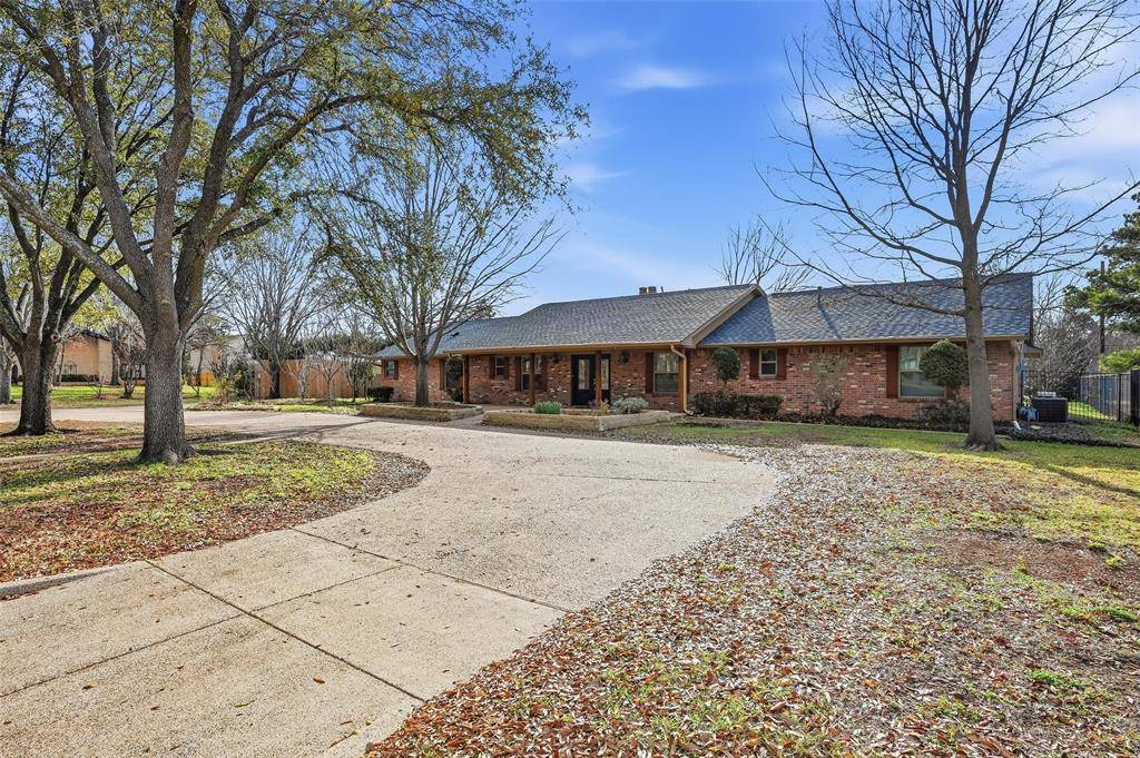 6208 Windsong Drive, Arlington, TX 76001