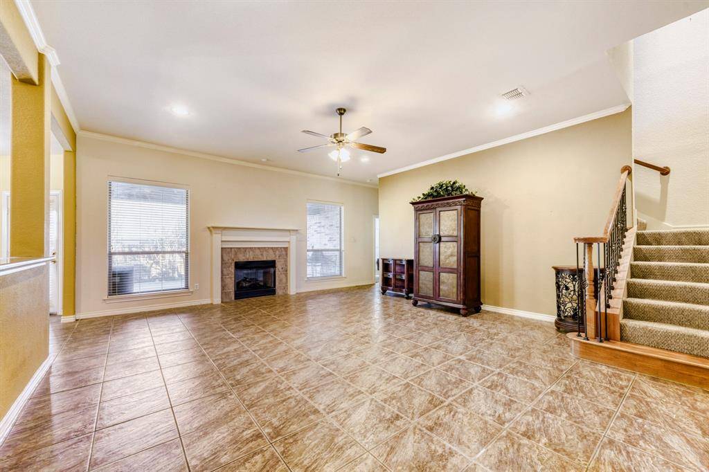 1820 Lake Glen Trail, Mansfield, TX 76063