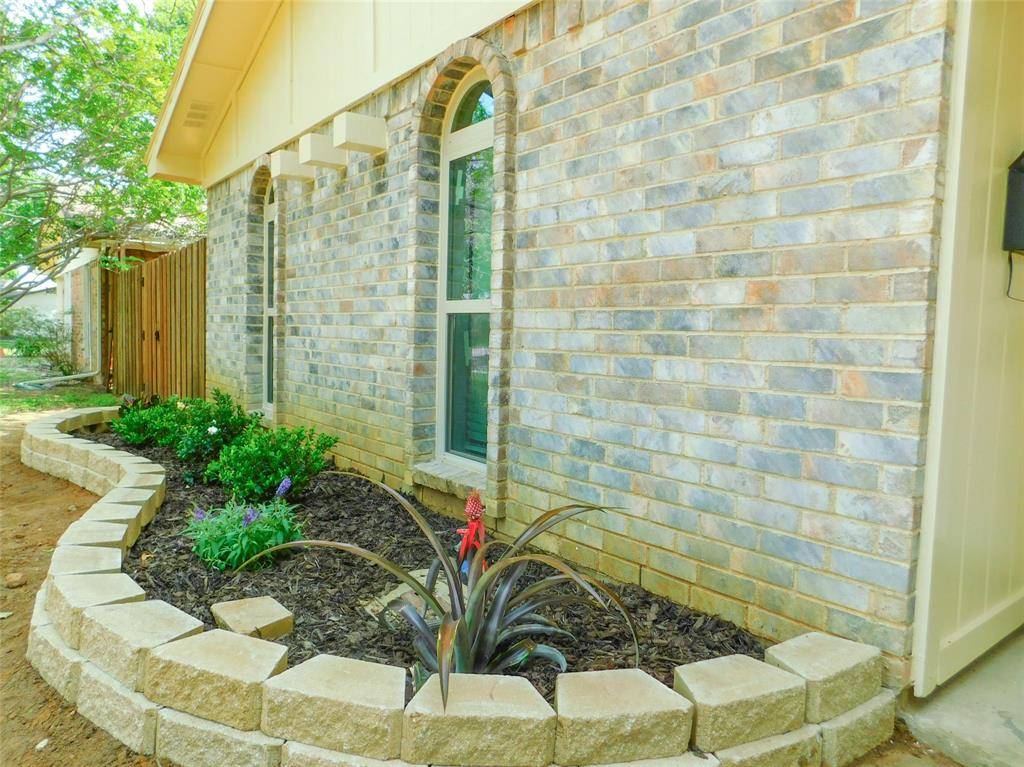 1108 Winterwood Drive, Lewisville, TX 75067