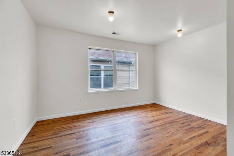 58 1St St #2, Newark City, NJ 07107
