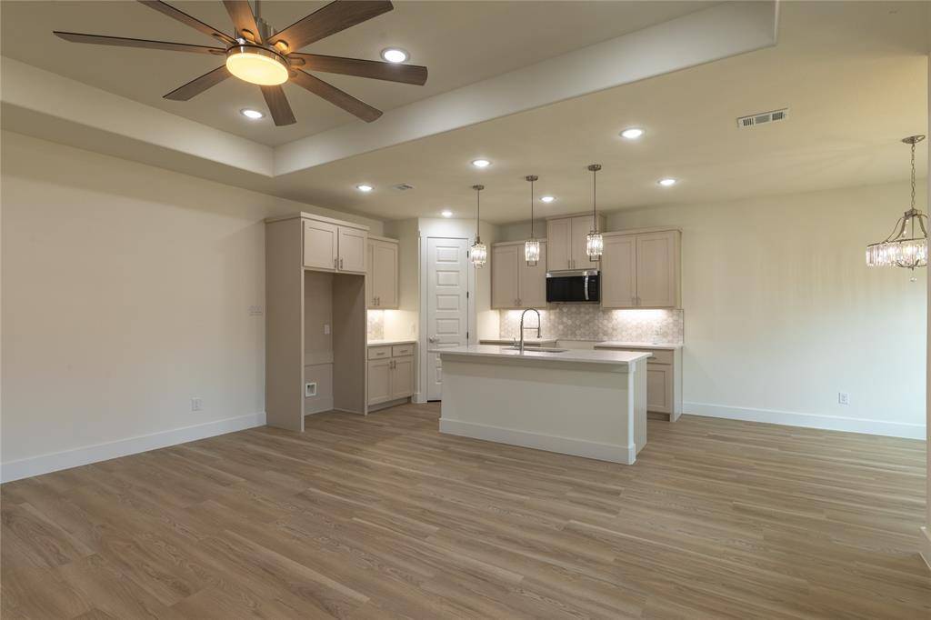 2820 Pennsylvania Avenue, Dallas, TX 75215