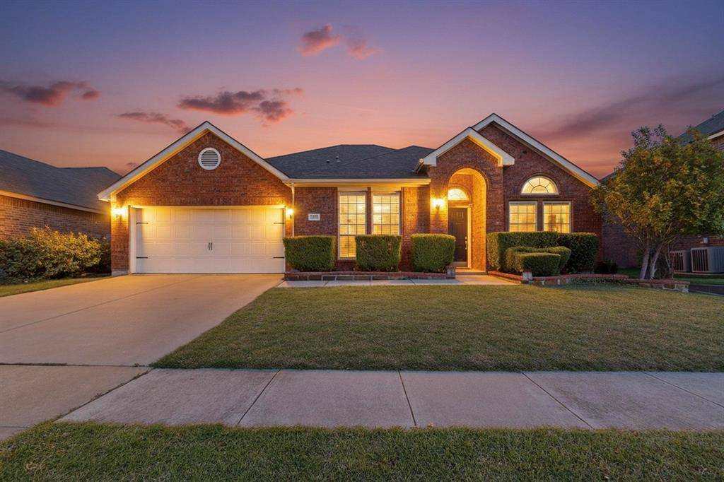 1605 Weeping Willow Lane, Arlington, TX 76002