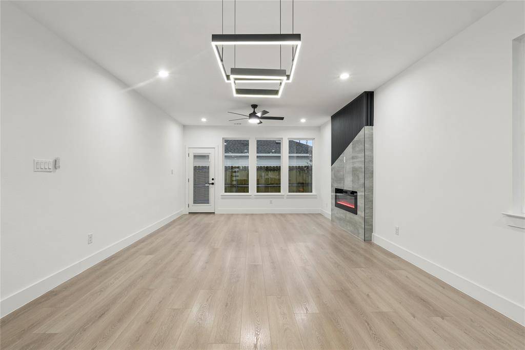 6112 Carlton Garret Street, Dallas, TX 75215