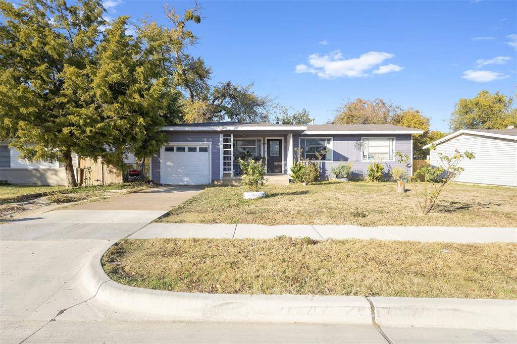 1202 Huddleston Drive, Grand Prairie, TX 75050