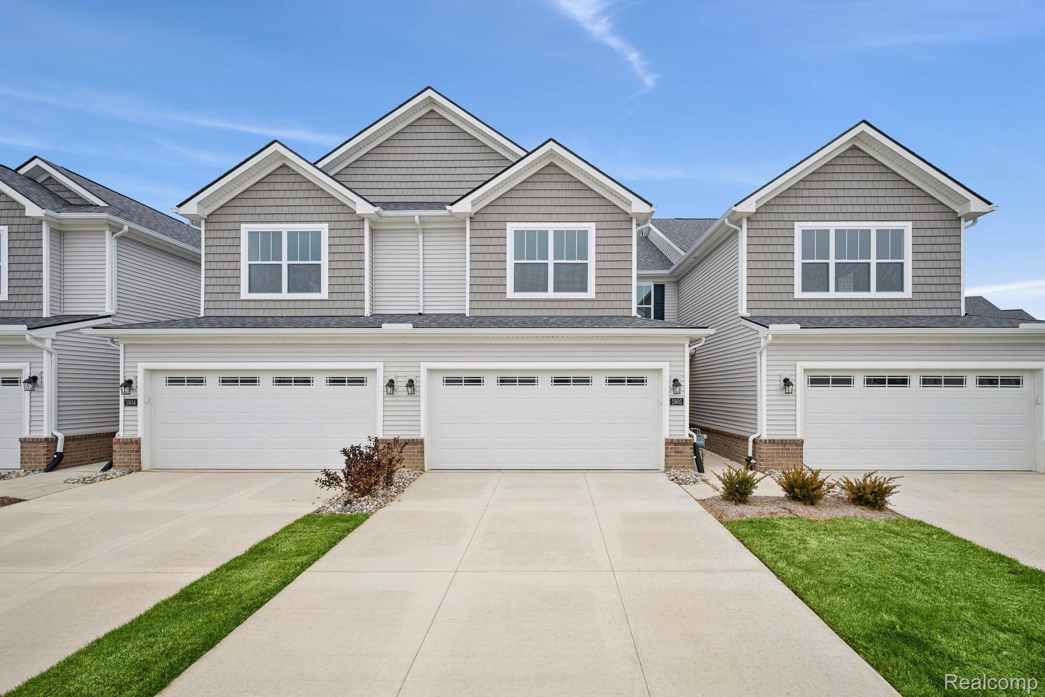 1905 Salt Springs DR, Saline, MI 48176