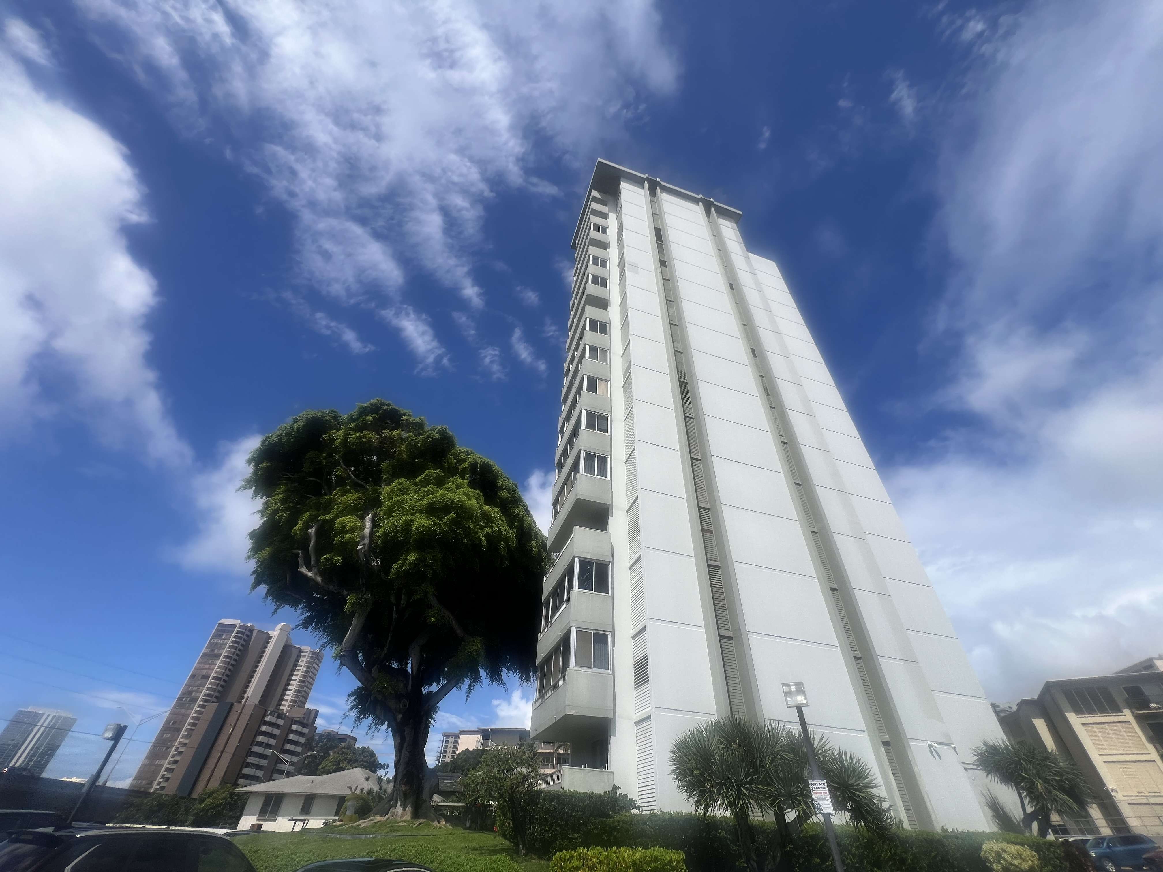 1400 PENSACOLA ST #1104, Honolulu, HI 96822