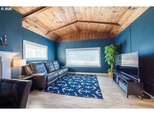 3310 NW JETTY AVE #1, Lincoln City, OR 97367