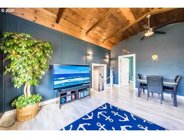 3310 NW JETTY AVE #1, Lincoln City, OR 97367