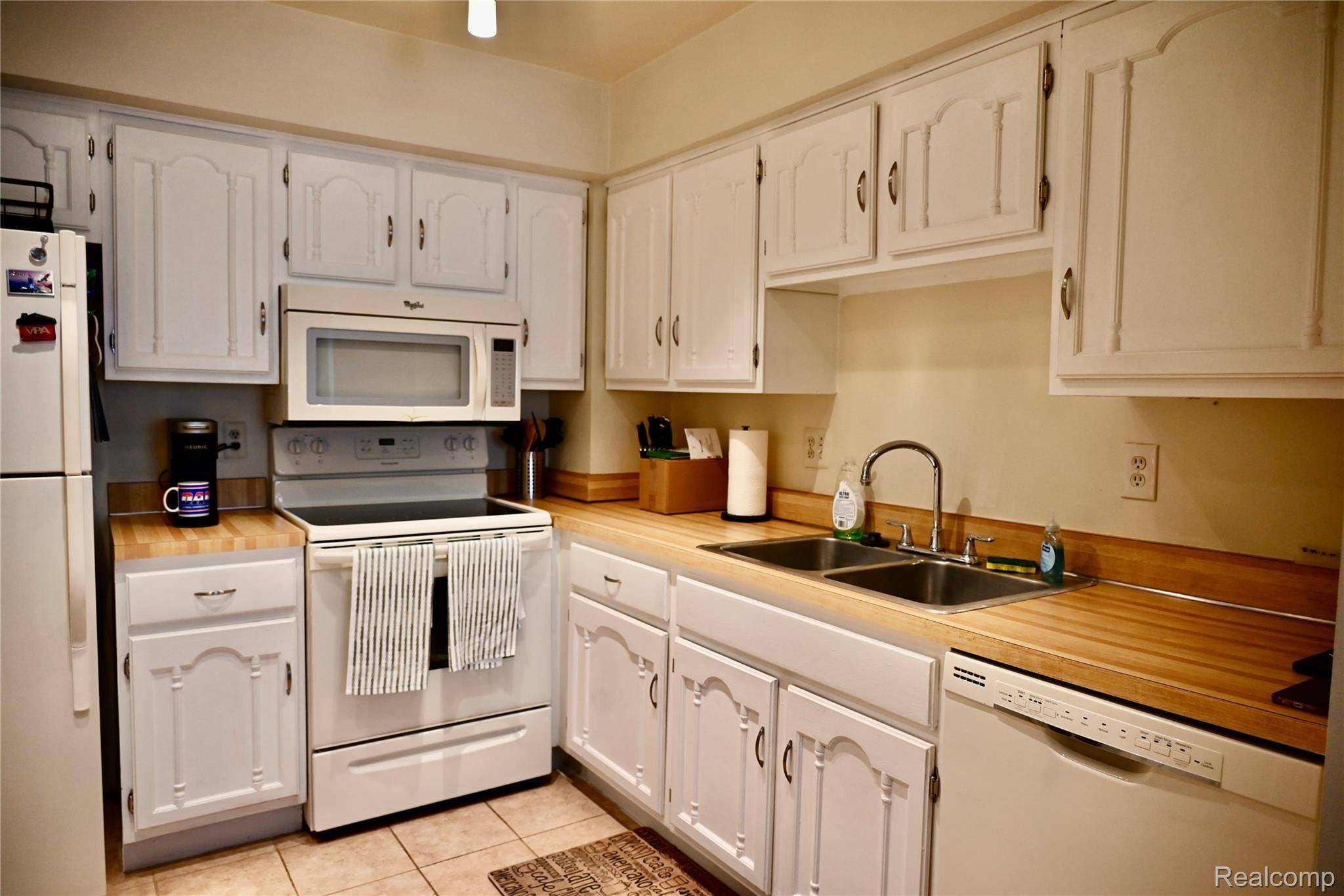 16285 Raleigh Square DR, Southgate, MI 48195