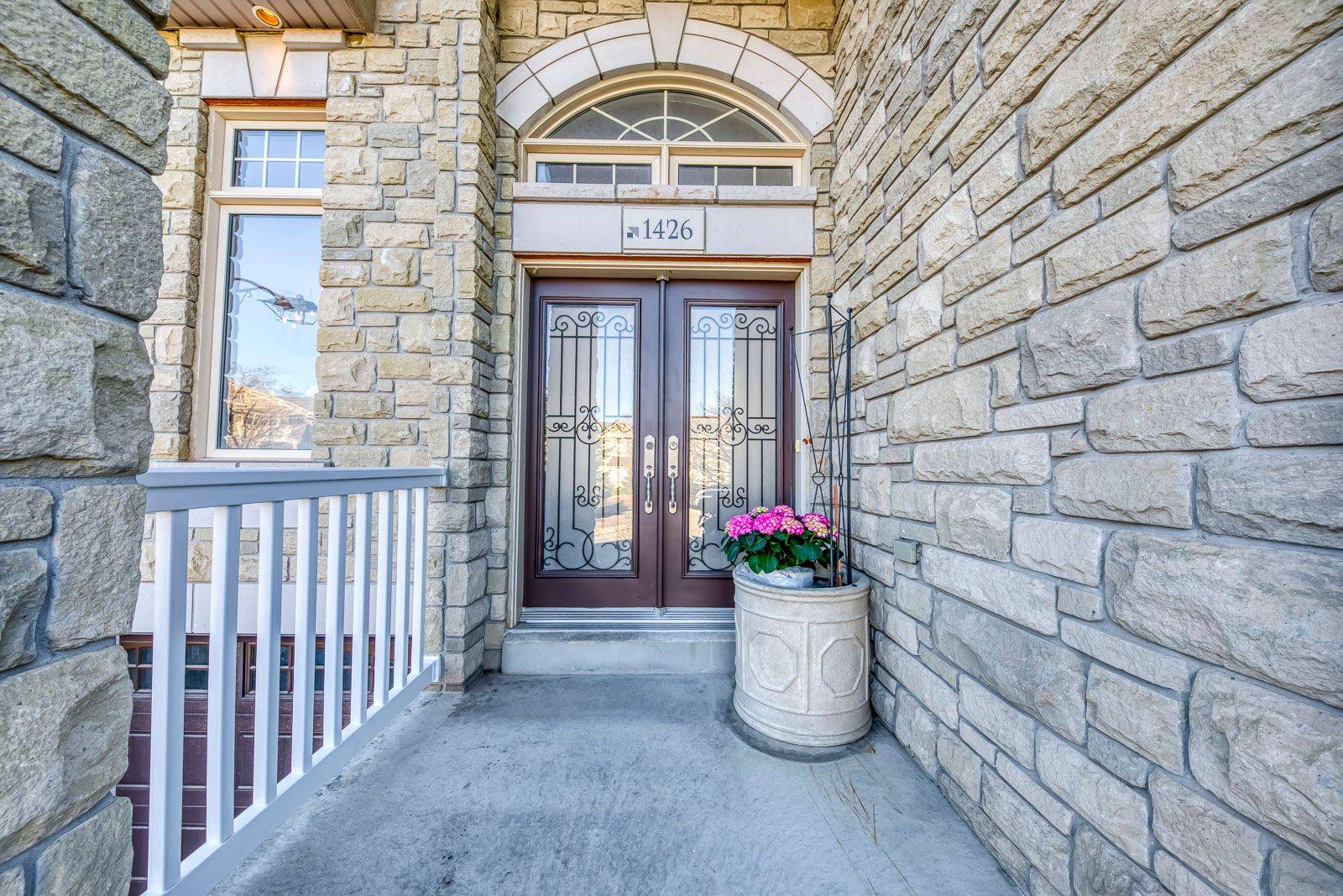 1426 Redwing CT, Oakville, ON L6M 5E6