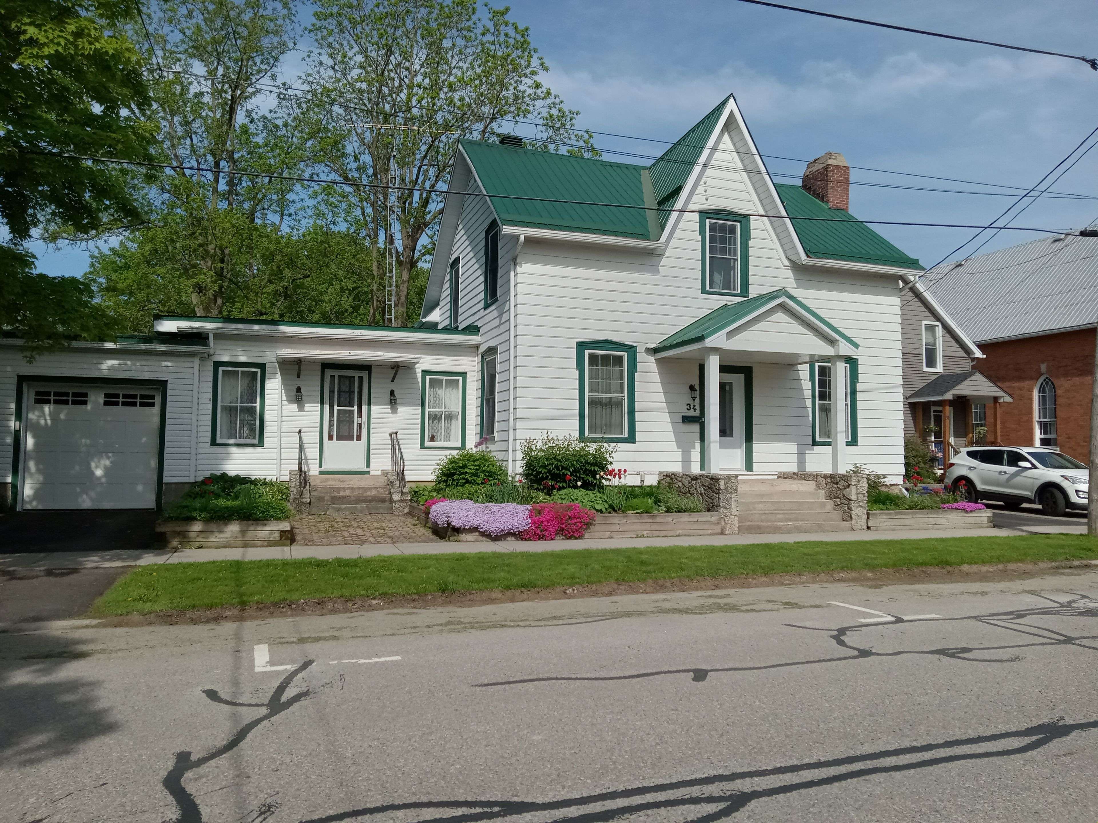 34 Church ST, Westport, ON K0G 1X0