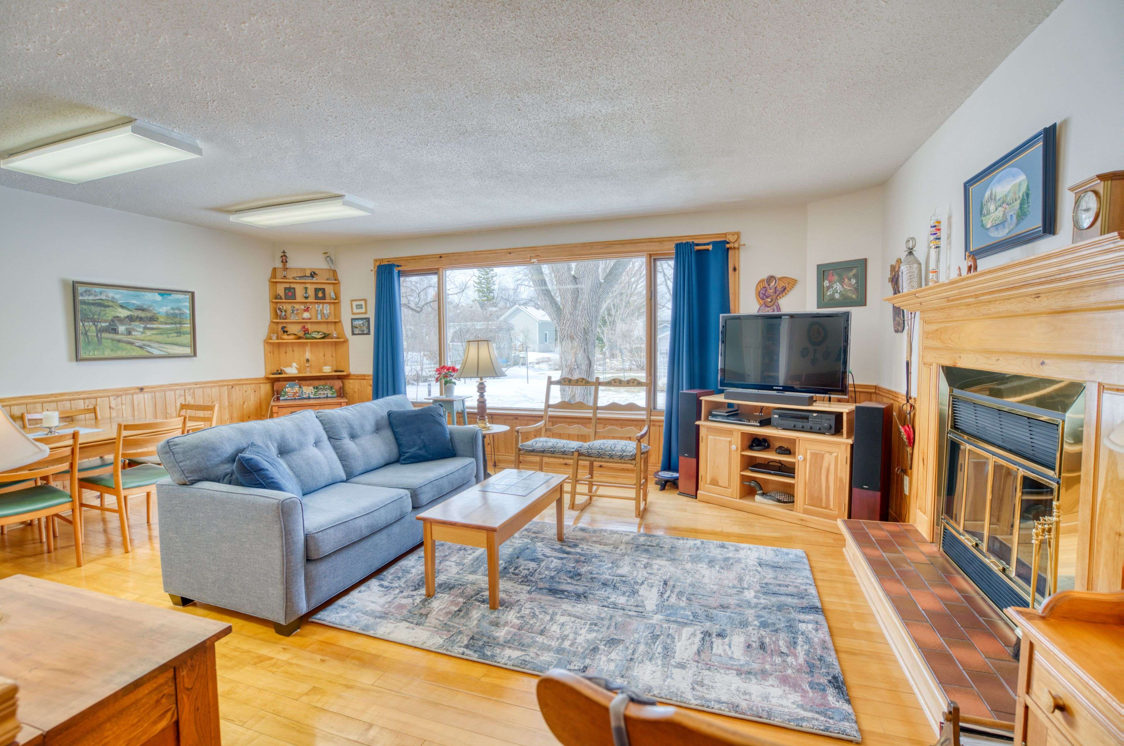 34 Church ST, Westport, ON K0G 1X0