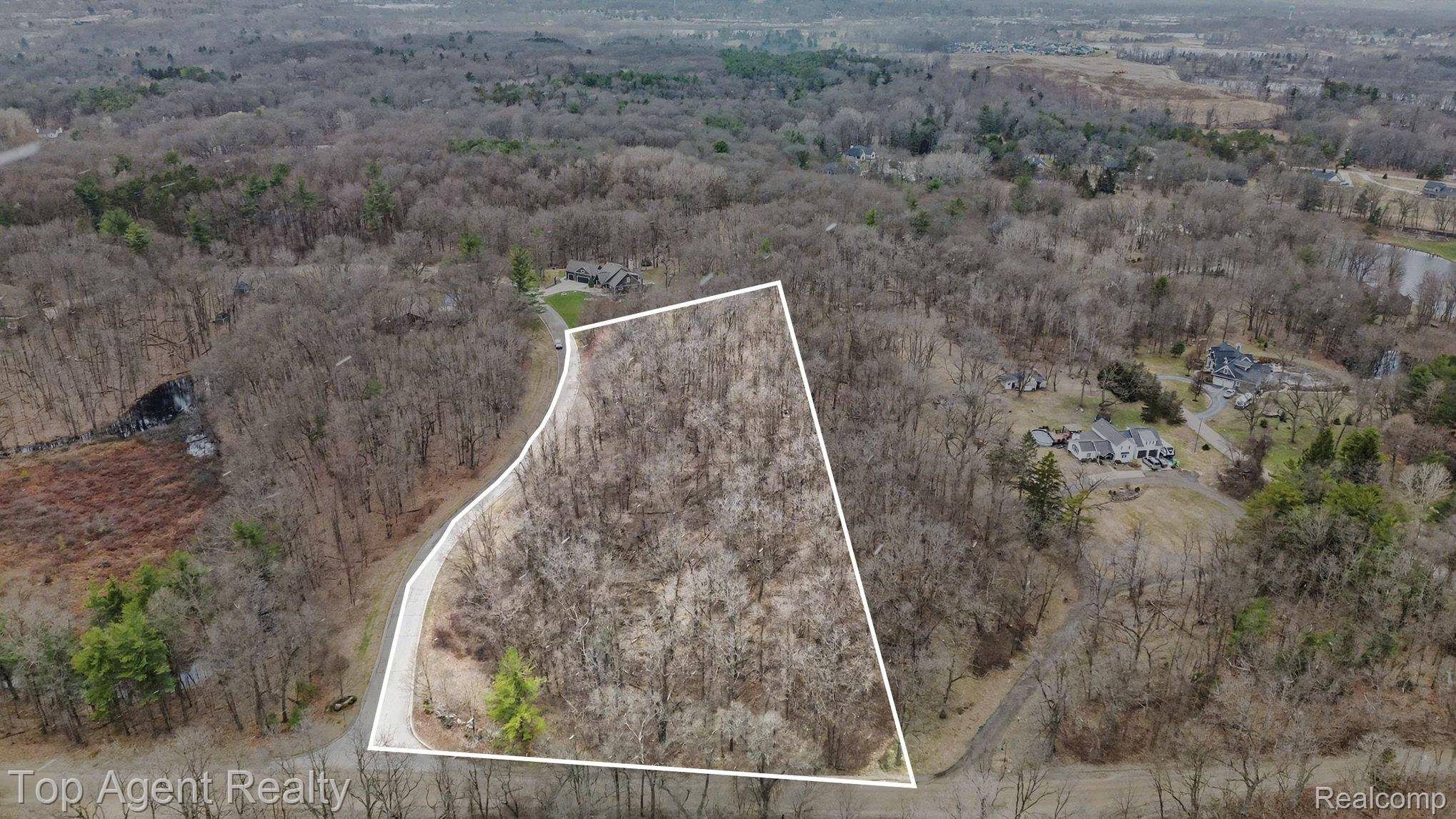 1511 Barrwood TRL, Oxford Charter Township, MI 48371