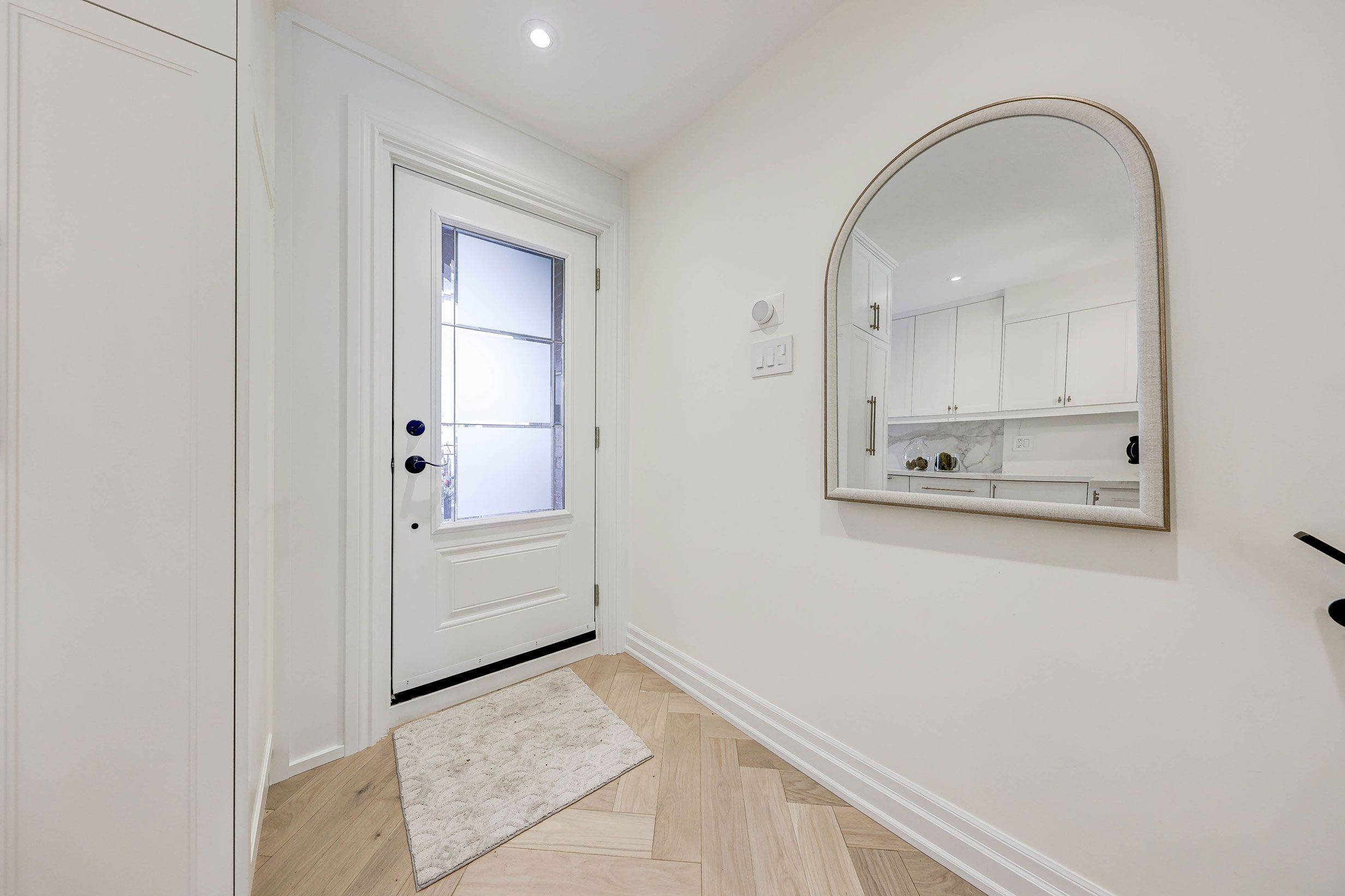 187 Sherwood AVE #B, Toronto C10, ON M4P 2A9
