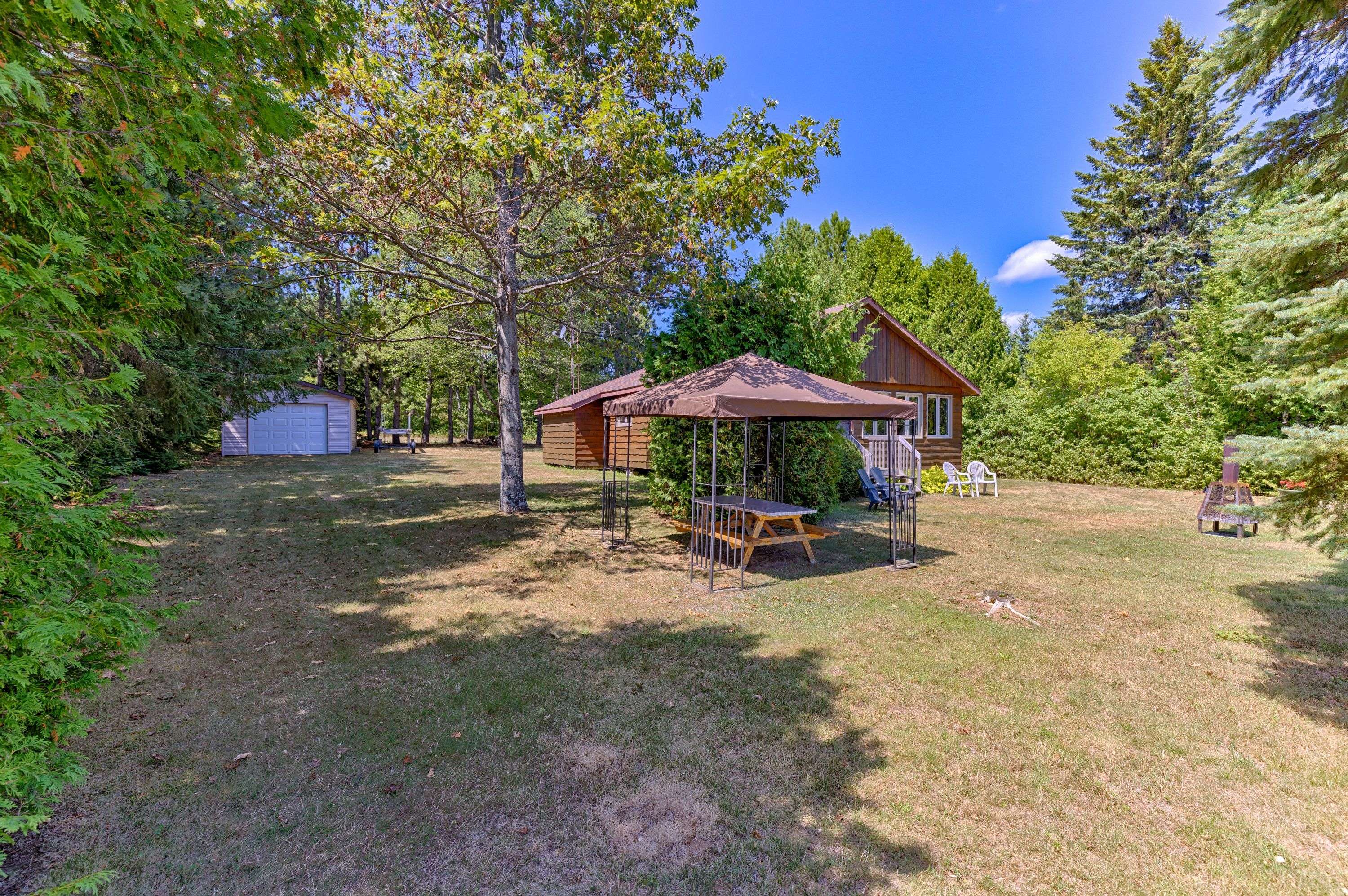 1077 Lake Clear RD, Bonnechere Valley, ON K0J 1T0