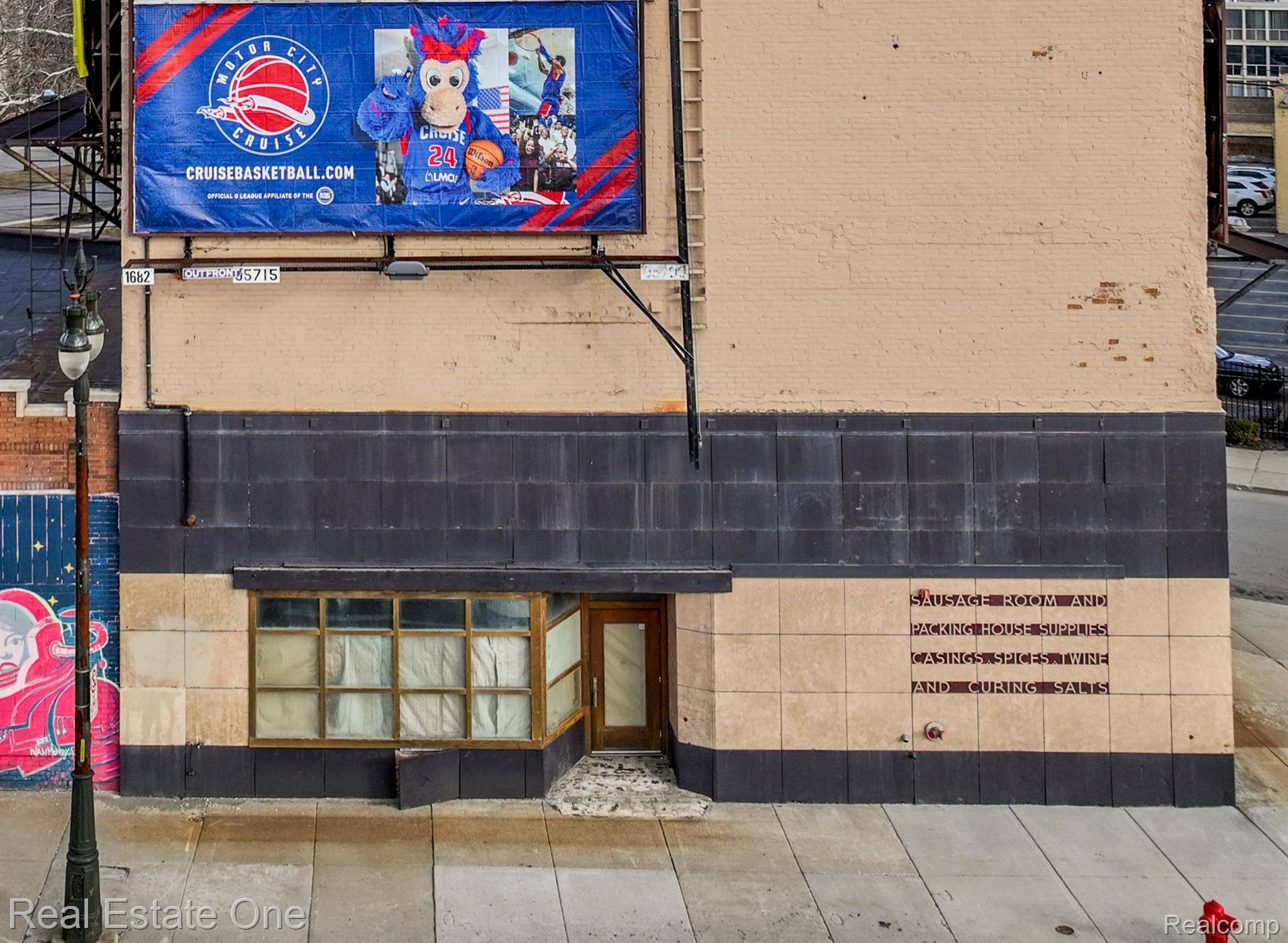 1528 GRATIOT AVE, Detroit, MI 48207