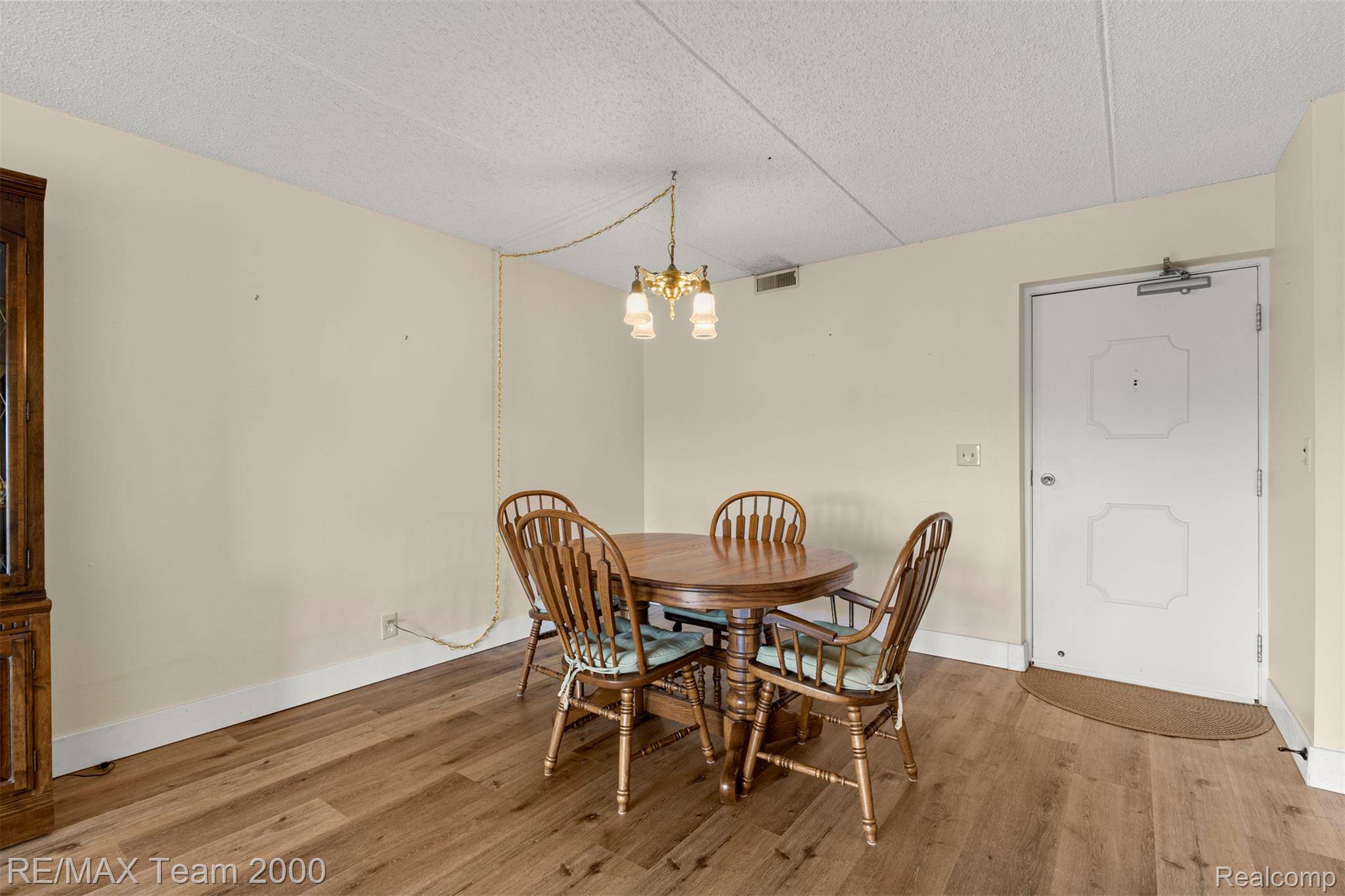 21800 Morley AVE #417, Dearborn, MI 48124