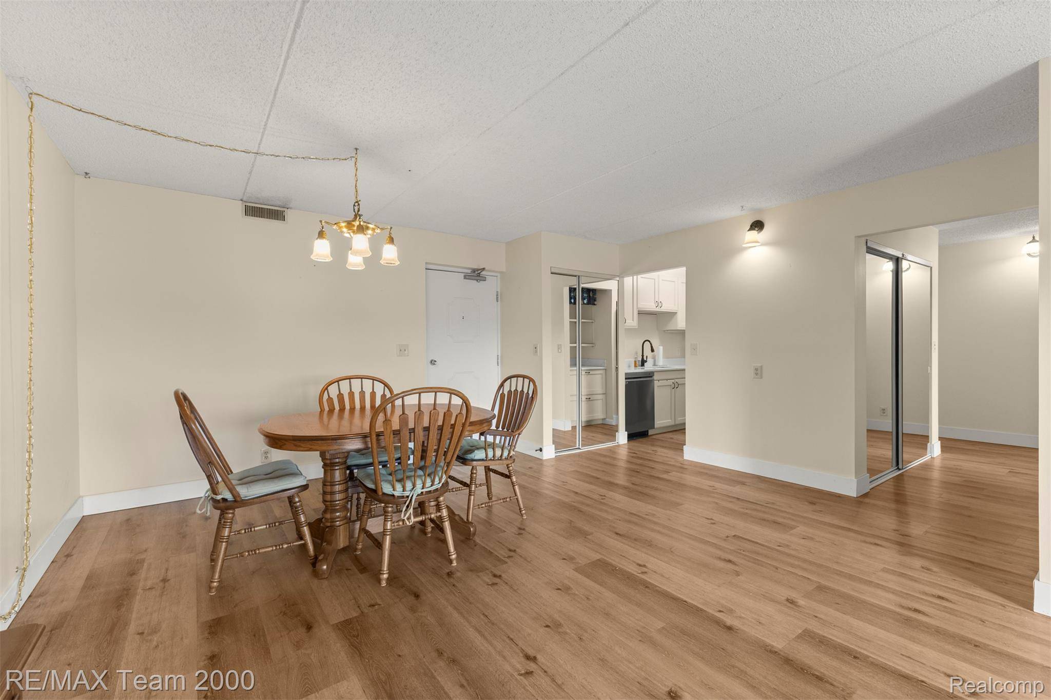 21800 Morley AVE #417, Dearborn, MI 48124