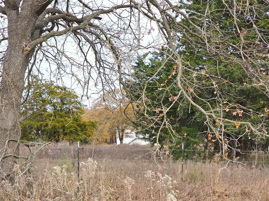 2240 County Road 2162, Barry, TX 75102