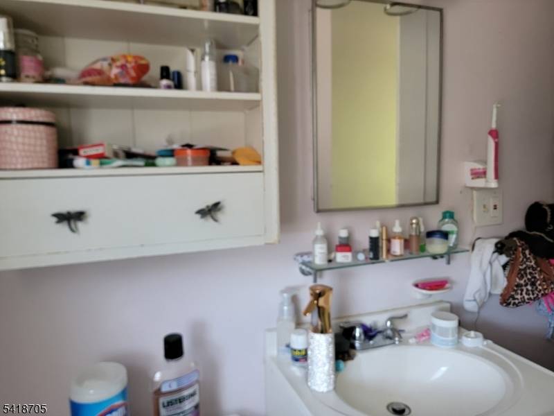 4 Denman Pl, Summit City, NJ 07901