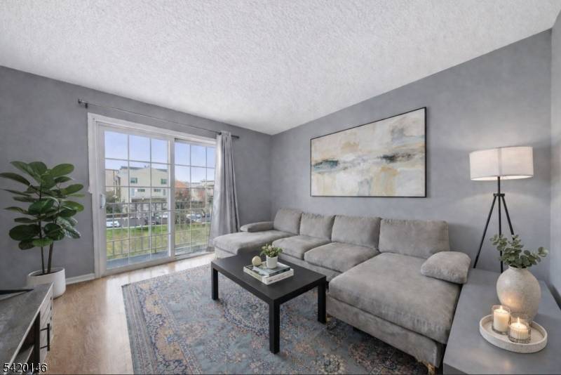 95 Vaughan Dr, Newark City, NJ 07103