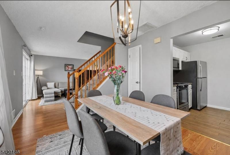 95 Vaughan Dr, Newark City, NJ 07103