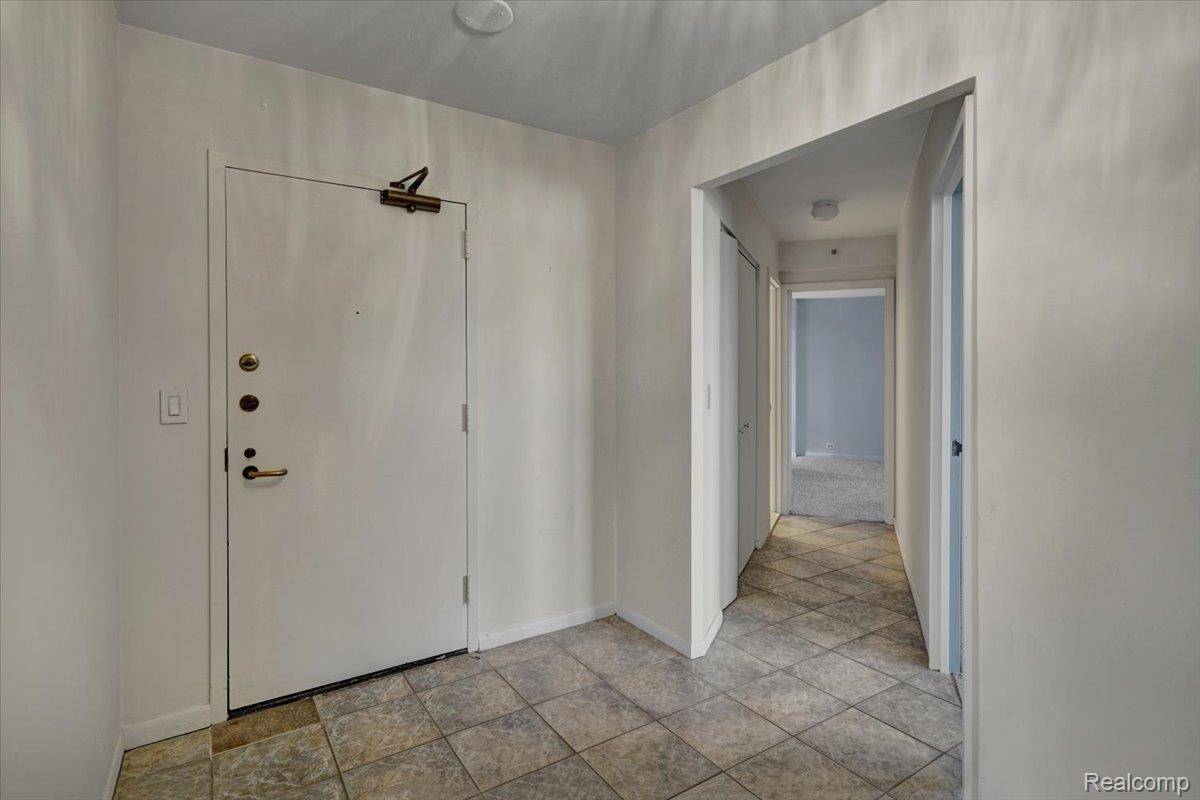 5000 Town CTR #3206, Southfield, MI 48075