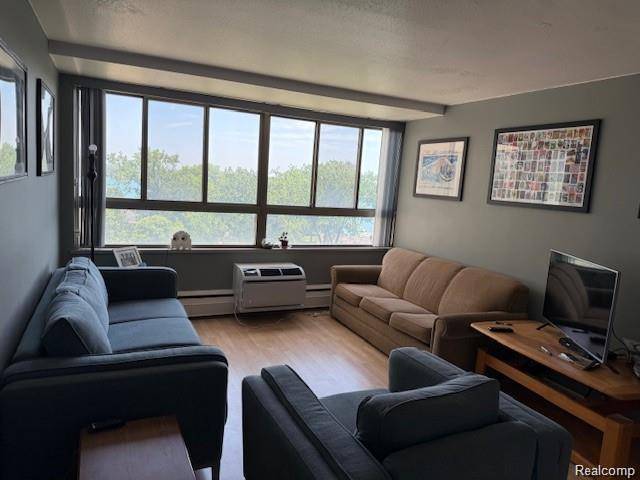 8900 E Jefferson AVE #916, Detroit, MI 48214