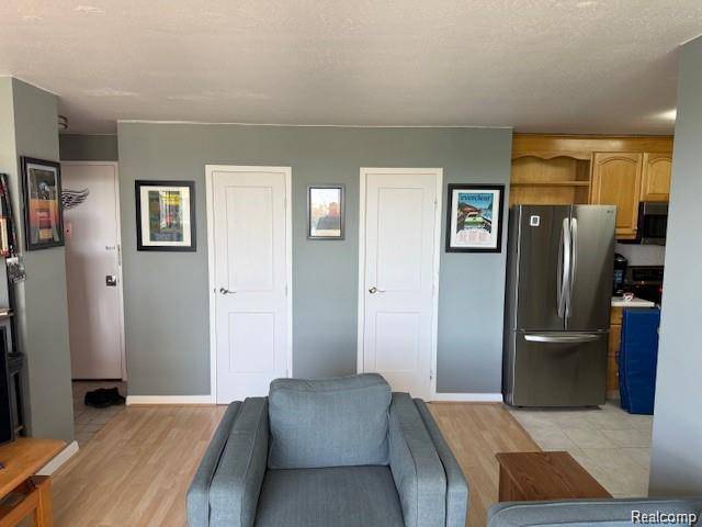 8900 E Jefferson AVE #916, Detroit, MI 48214