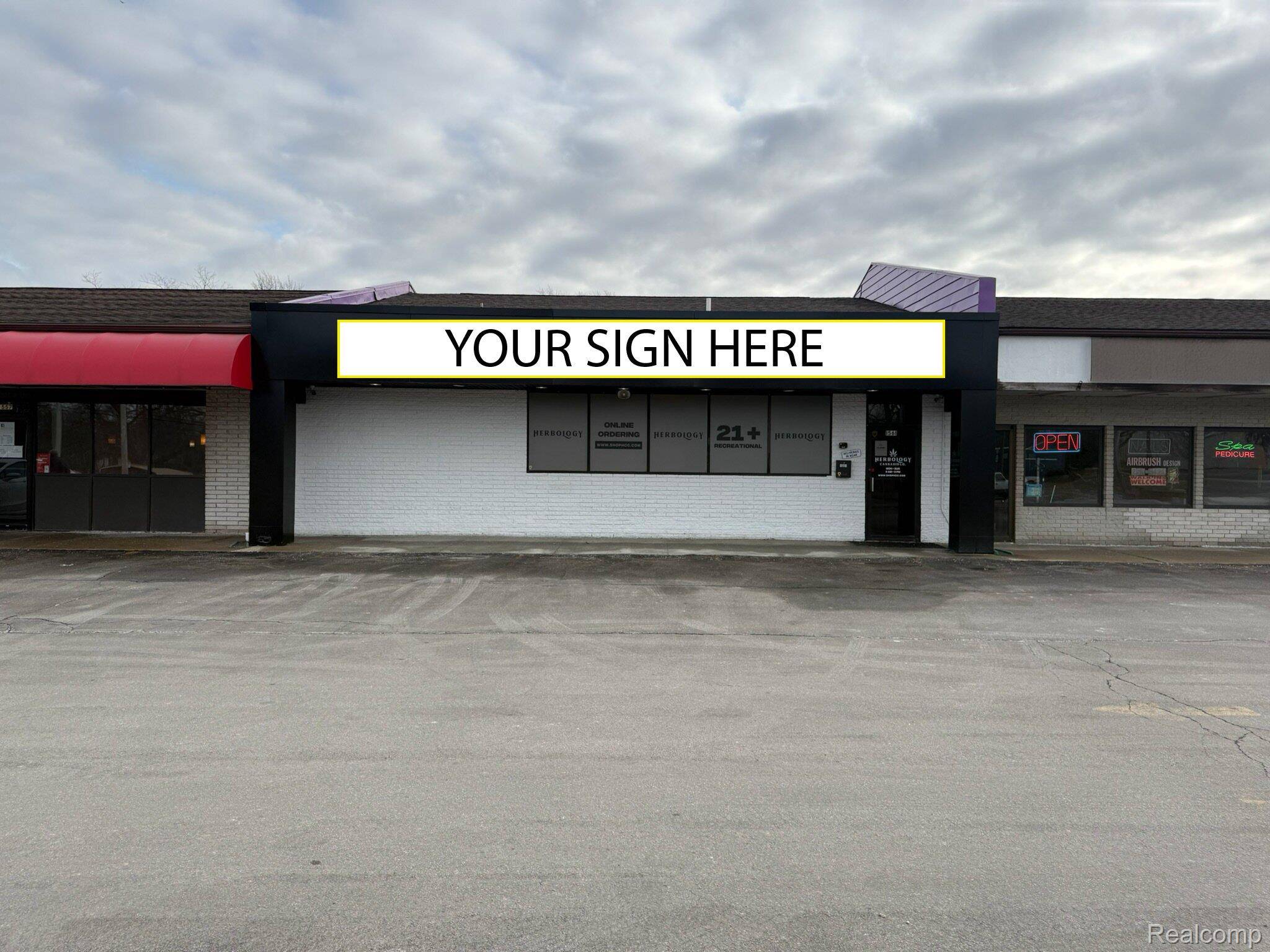 1561 W Maumee ST, Adrian, MI 49221