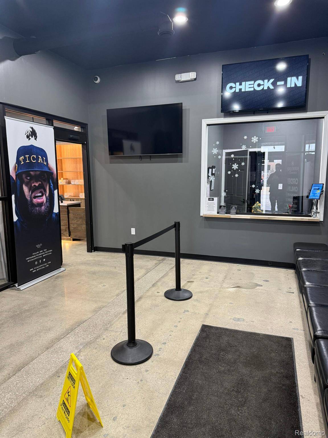 1561 W Maumee ST, Adrian, MI 49221