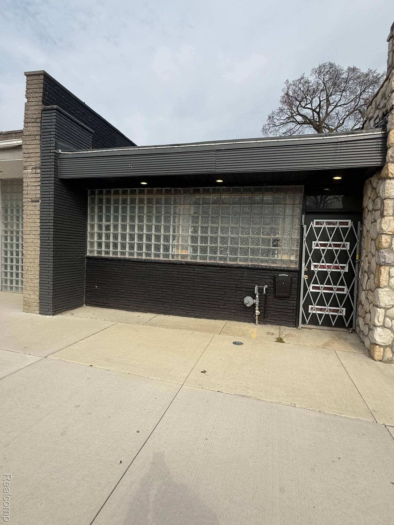 16911 E Warren AVE, Detroit, MI 48224