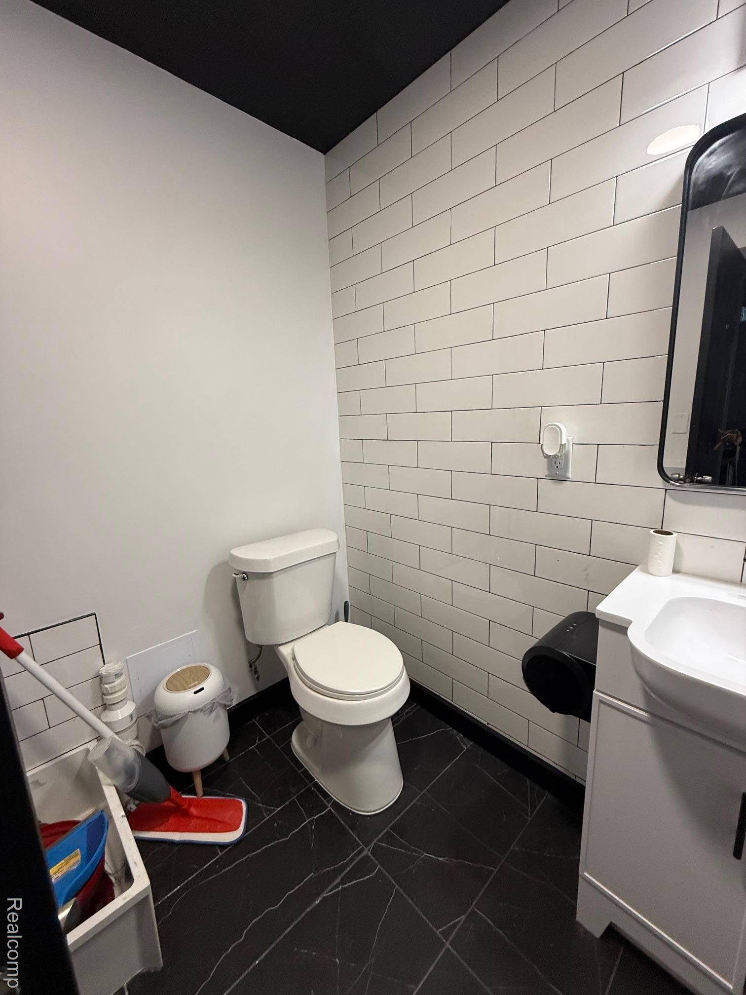 16911 E Warren AVE, Detroit, MI 48224