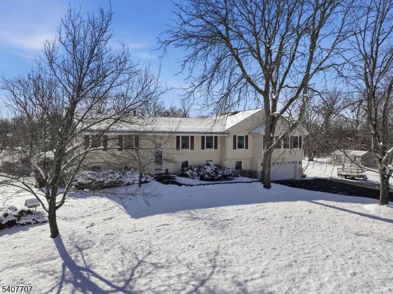 46 Arthur Rd, Hillsborough Twp., NJ 08844