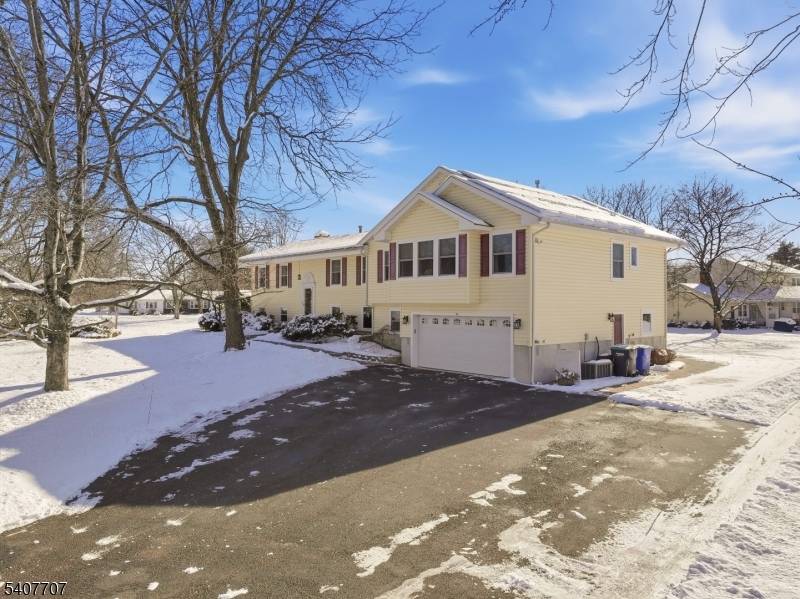 46 Arthur Rd, Hillsborough Twp., NJ 08844