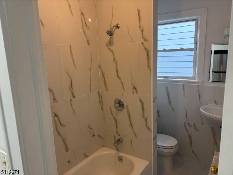334 Midland Ave #1, Saddle Brook Twp., NJ 07663