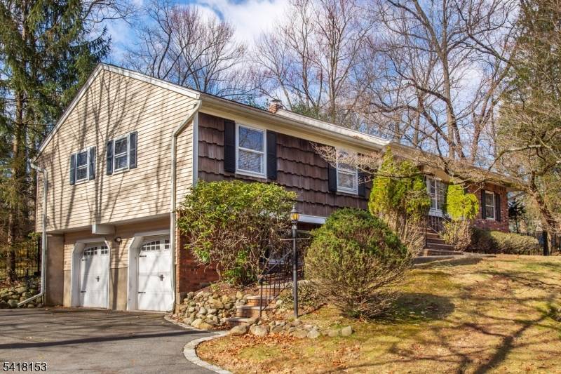 232 Hidden Glen Ct, Franklin Lakes Boro, NJ 07417