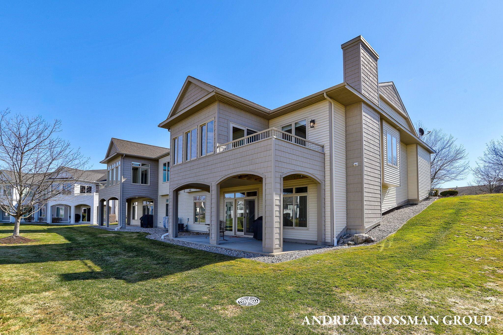 1284 Prestwick DR, Holland City, MI 49423