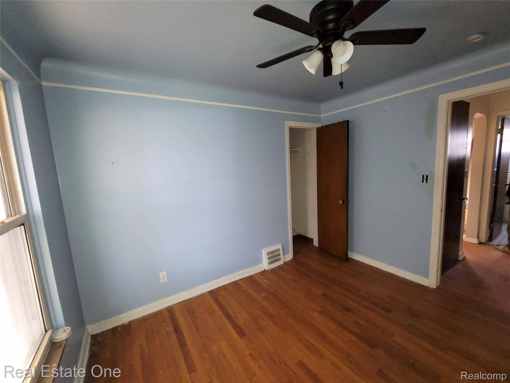 10339 Tireman AVE, Dearborn, MI 48126