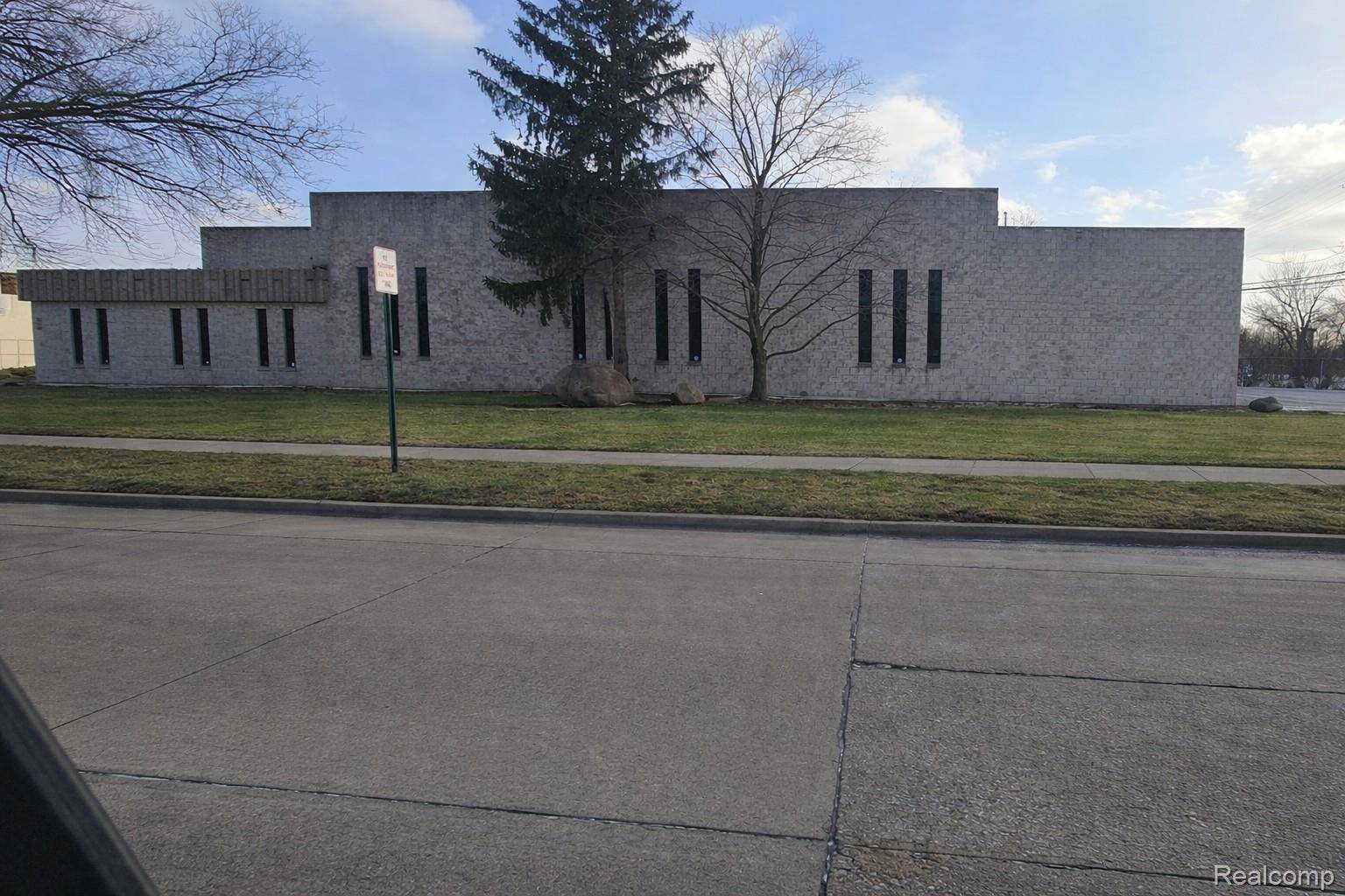 5848 Hubbard ST, Garden City, MI 48135