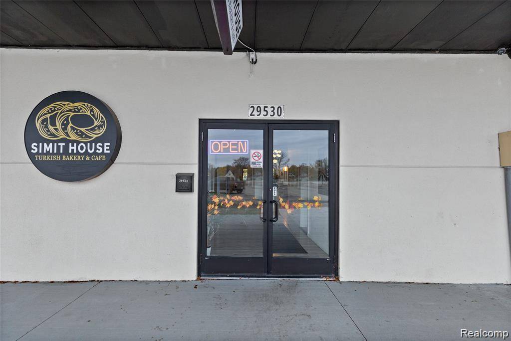 29530 Ford RD, Garden City, MI 48135