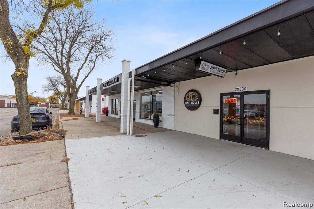 29530 Ford RD, Gardencitycity_wayne, MI 48135