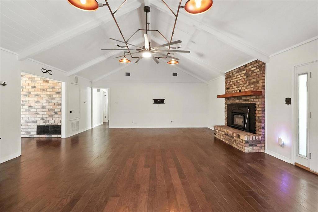 8152 S Lakeshore Drive, Shreveport, LA 71119