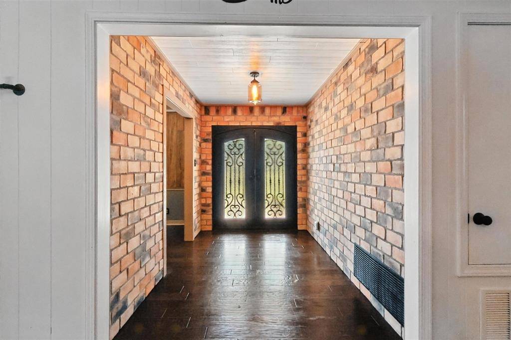 8152 S Lakeshore Drive, Shreveport, LA 71119