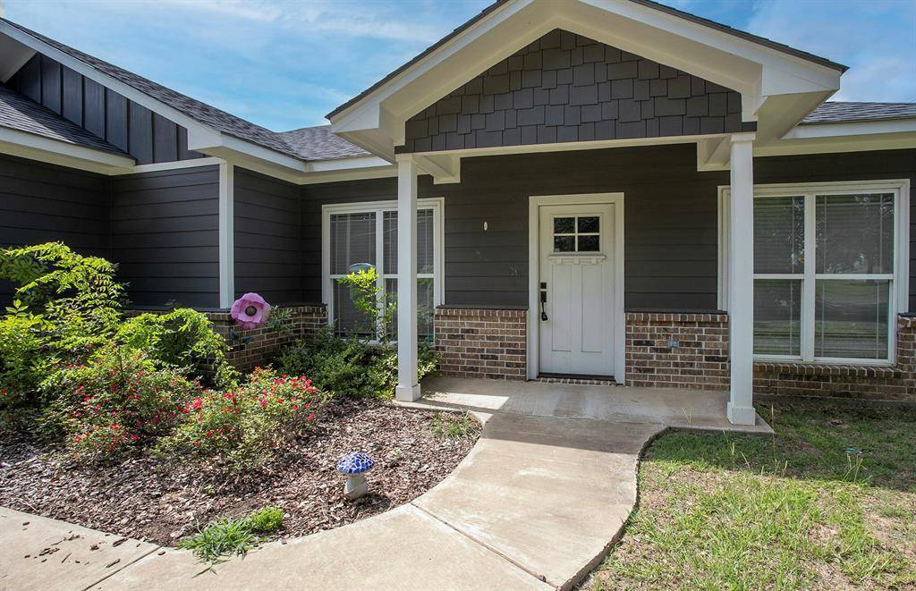 416 W South Street, Lindale, TX 75771