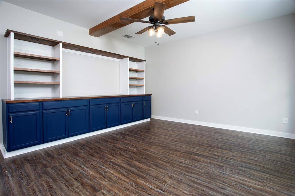 416 W South Street, Lindale, TX 75771