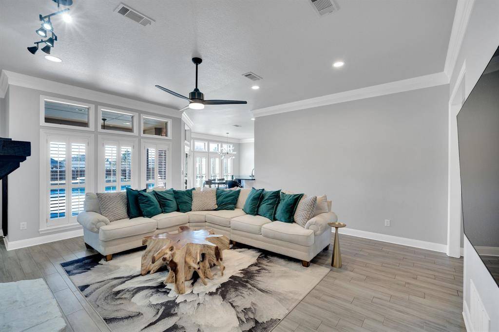 3650 Baylor Boulevard, Midlothian, TX 76065