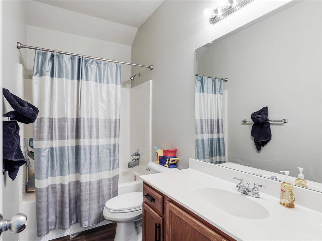 5817 Brookside Drive, Denton, TX 76226